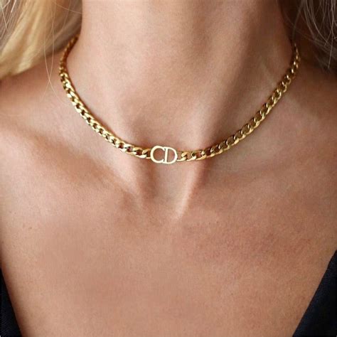 are reluxe vintage necklaces real.